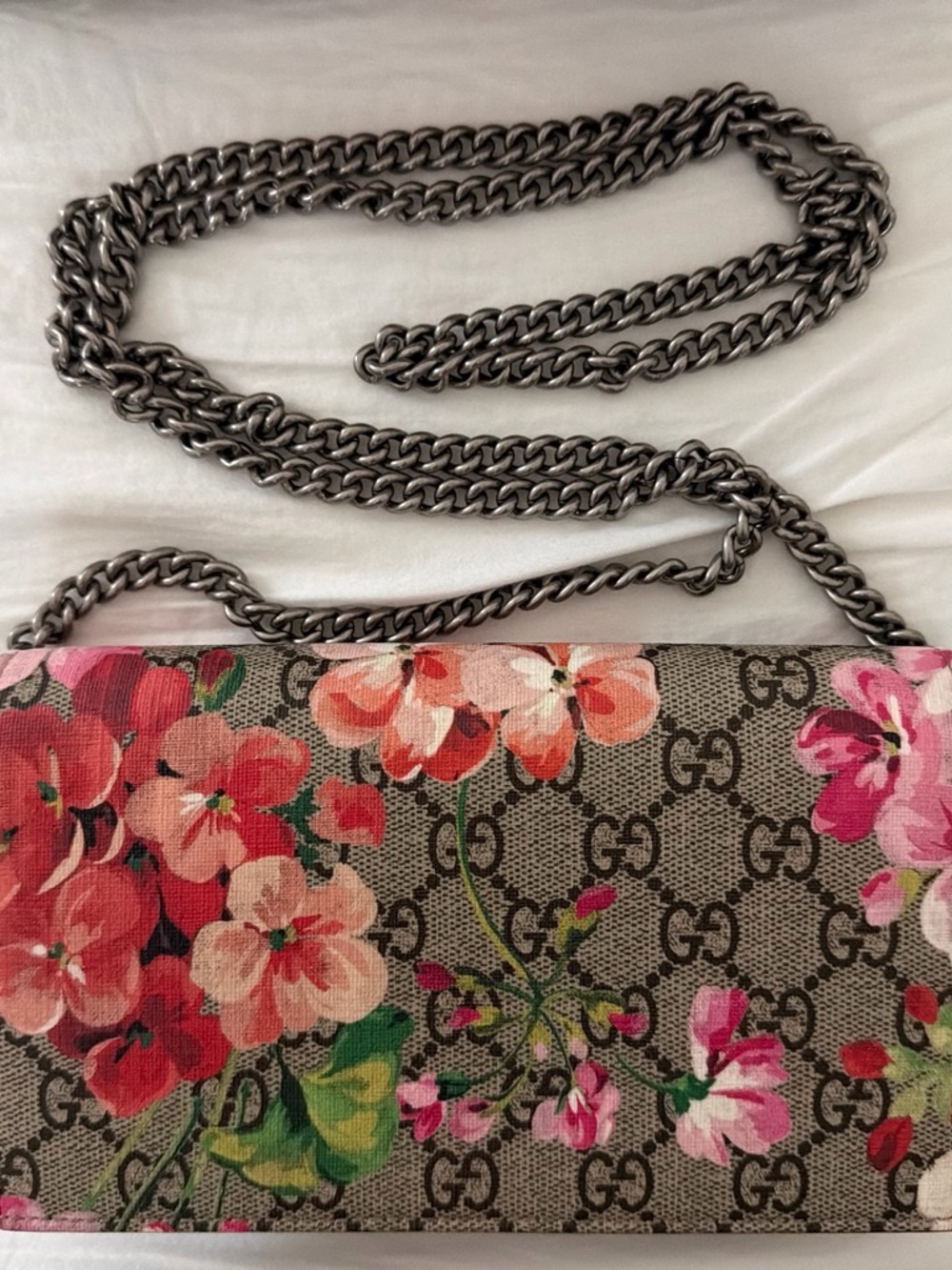 Gucci GG Supreme Floral Crossbody Wallet - Pink & Red